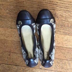 Coach flats